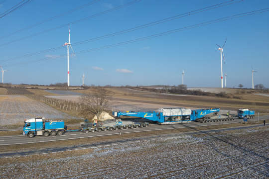 Das Duo ist komplett: Zweiter Großtransformator hat APG-Umspannwerk Sarasdorf erreicht